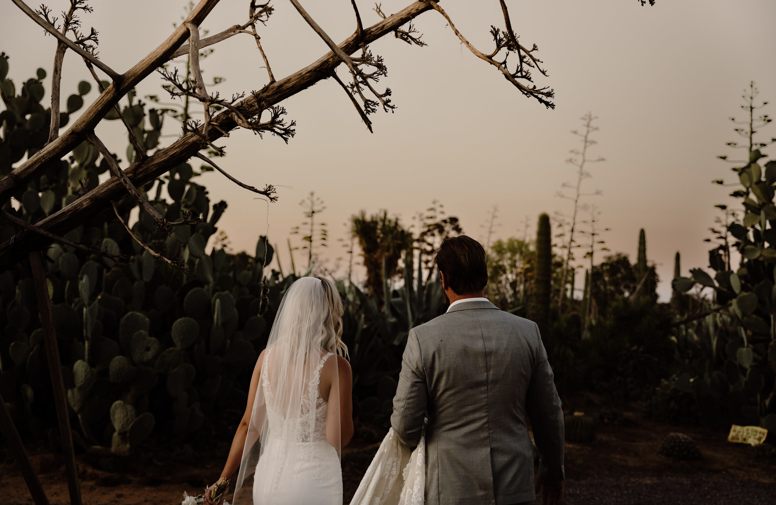 Wedding day timeline, how to plan your wedding day - image of eden and Jack on their elopement day at Cactus Country, Victoria